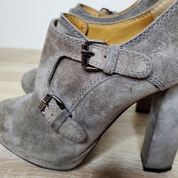 Lanvin Gray Suede Buckle Ankle Bootie, Size 35.5 - Picture 7 of 13